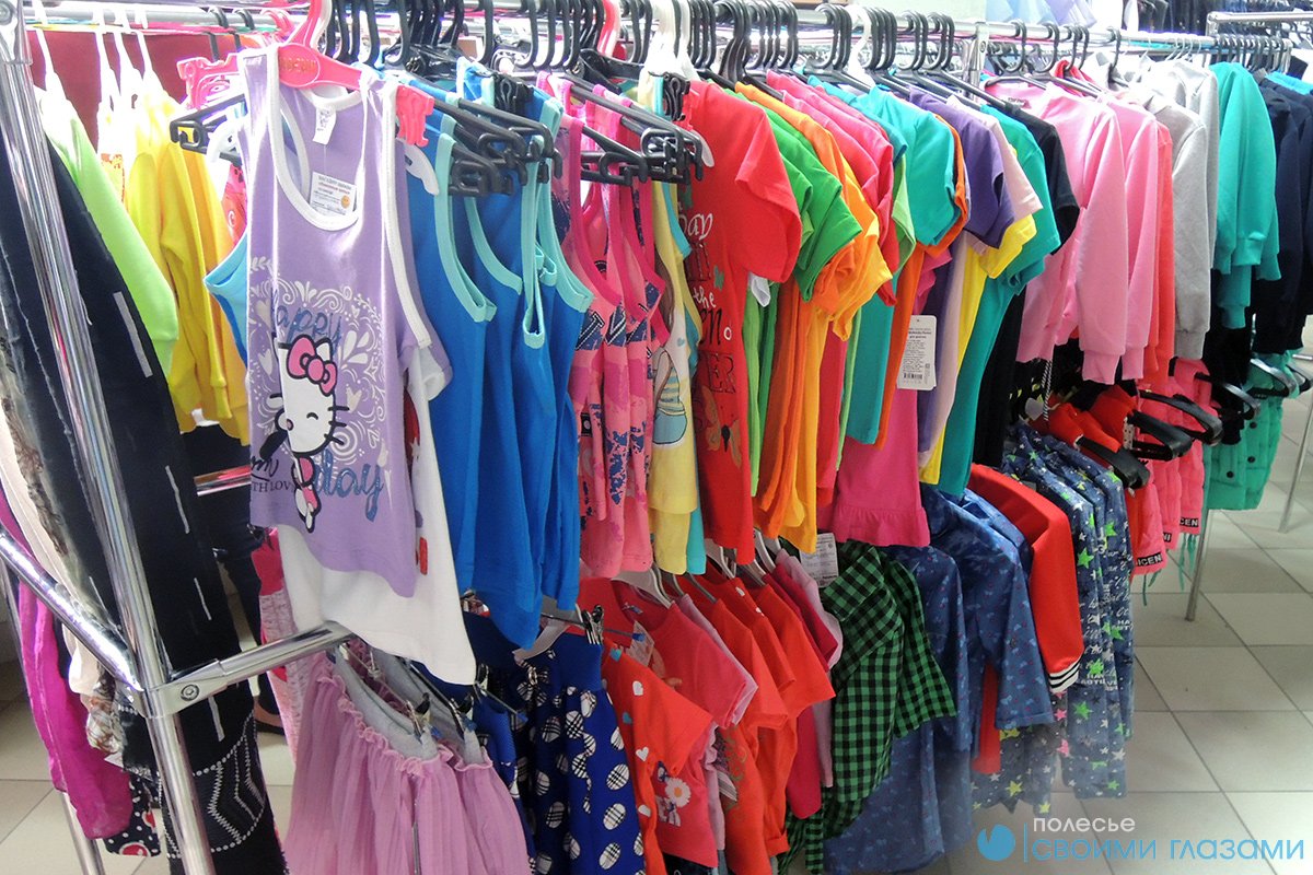 Госстандарт проверил магазины одежды низких цен Гомельской области: вся продукция с нарушениями