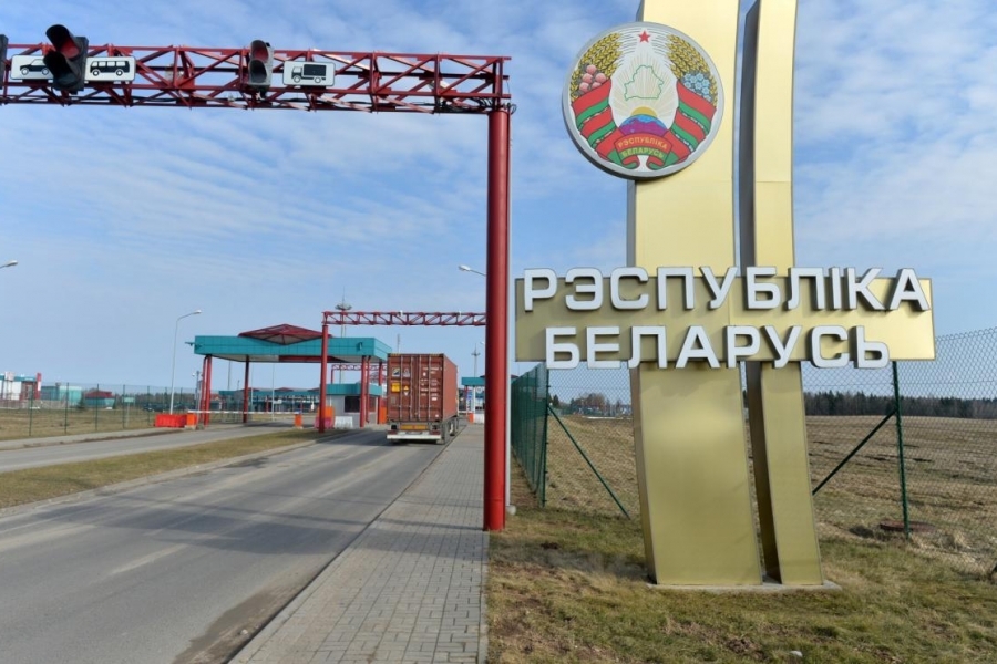 С 17 декабря Беларусь закрывает наземные границы на выезд