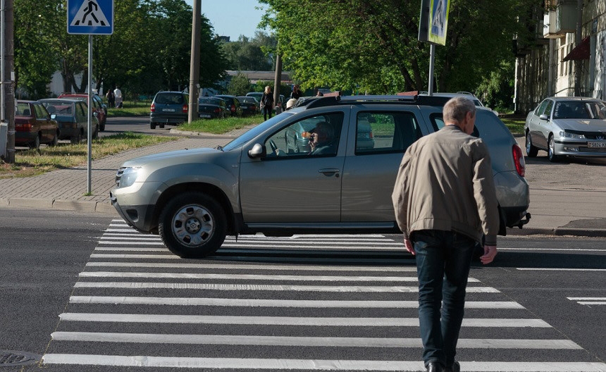 "Соблюдая ПДД - сохраняешь жизнь!" - призывает водителей и пешеходов ГАИ