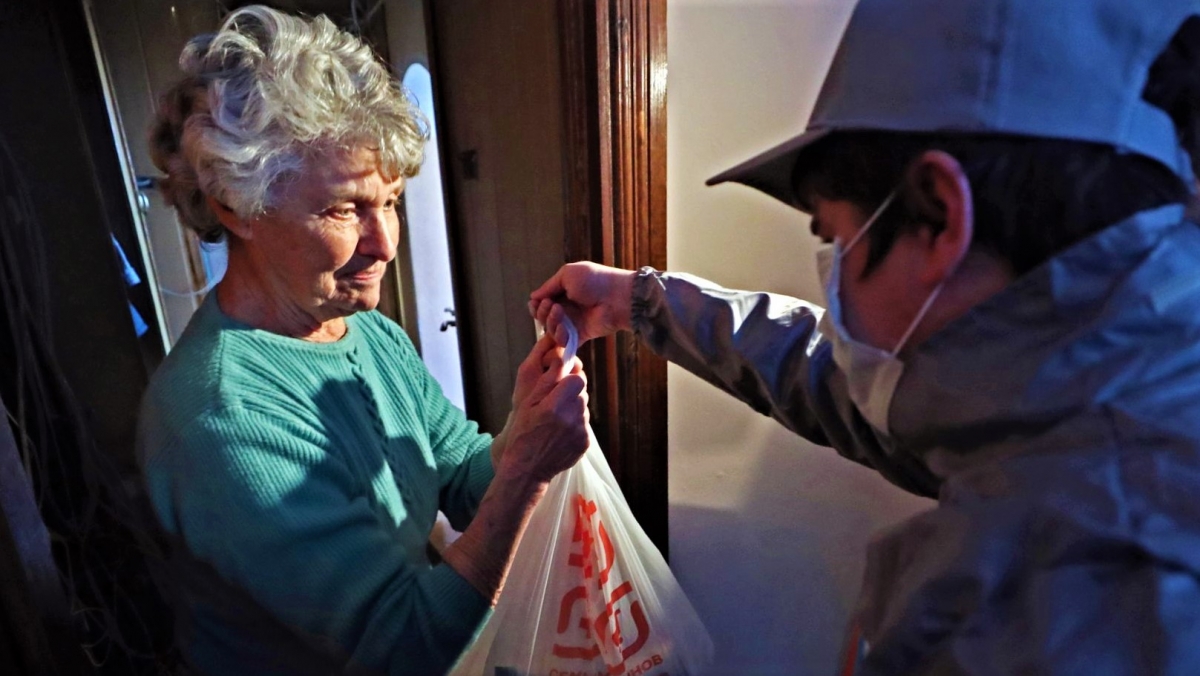 В Мозыре продолжает действовать бесплатная доставка продуктов и лекарств для пожилых