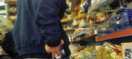 Мозырянин украл из супермаркета дорогостоящий шоколад, чтобы продать его
