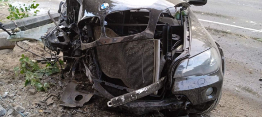 ДТП в Мозыре: водитель "БМВ" не справился с управлением и врезался в столб