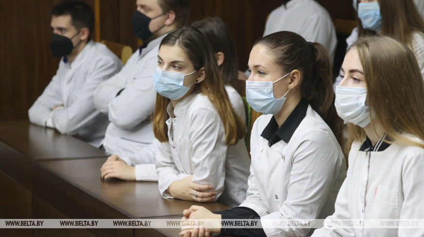 Студентка Мозырского медколледжа победила в конкурсе будущих медиков "Вперед, молодежь!"