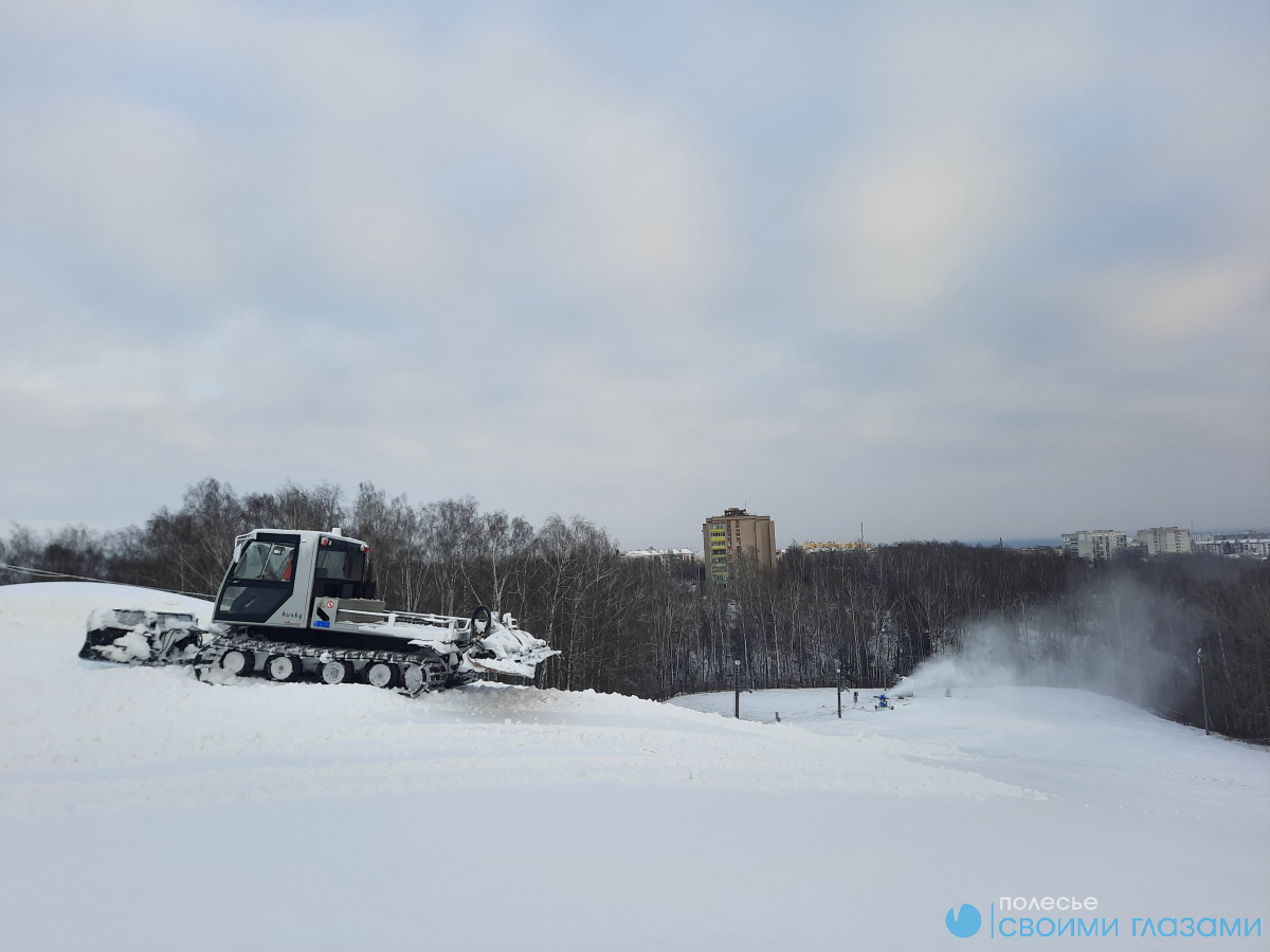 Каток и спуск для лыжников на горнолыжной базе в Мозыре открывают 25 декабря