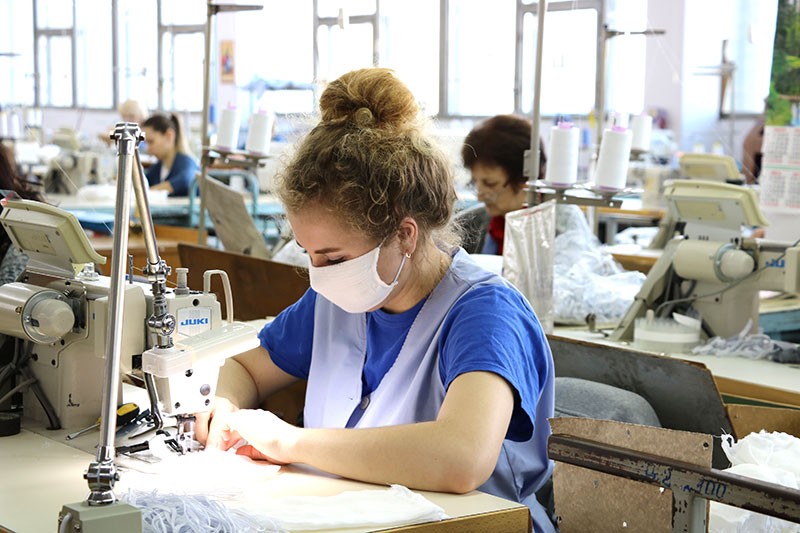 Мозырская швейная фабрика «Надэкс» проводит профориентацию для старшеклассников области