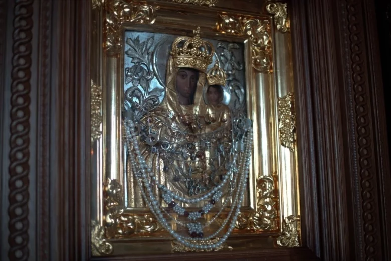 В Свято-Михайловский собор доставили Юровичскую икону