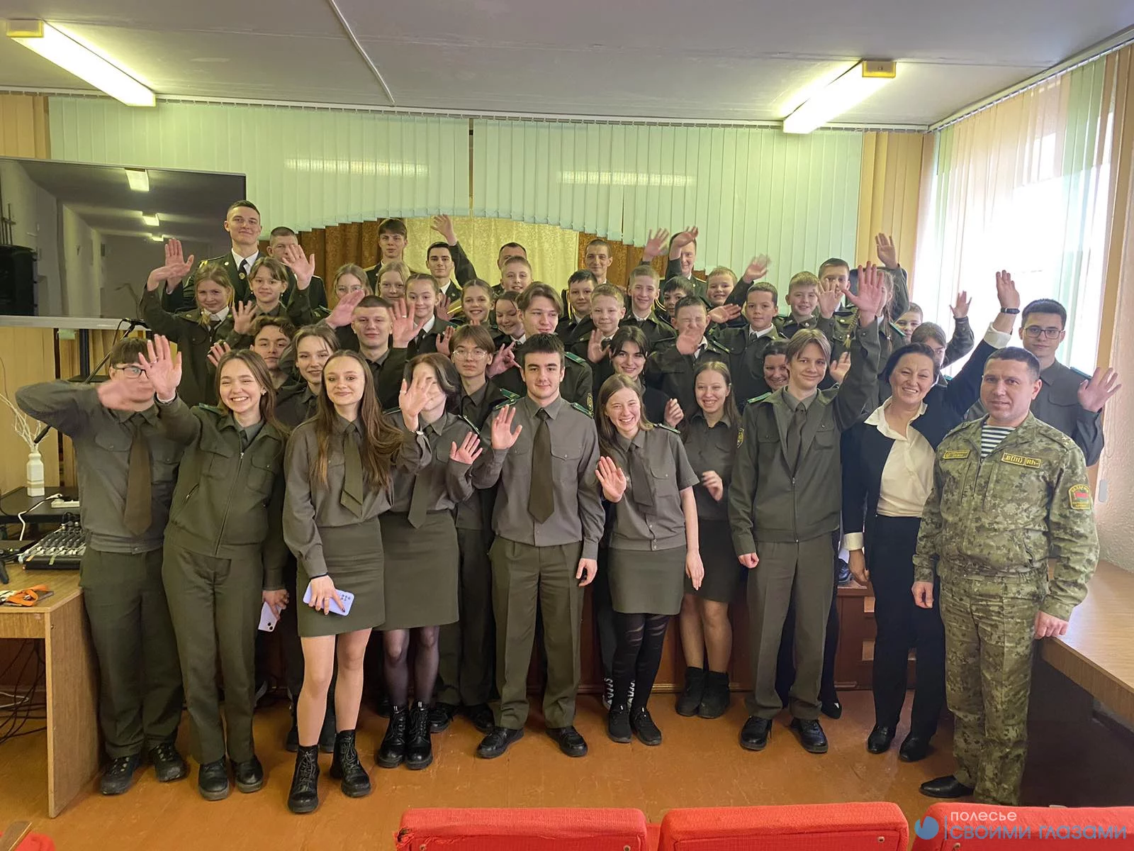 Мозырские пограничники поздравили школьников с 23-м февраля