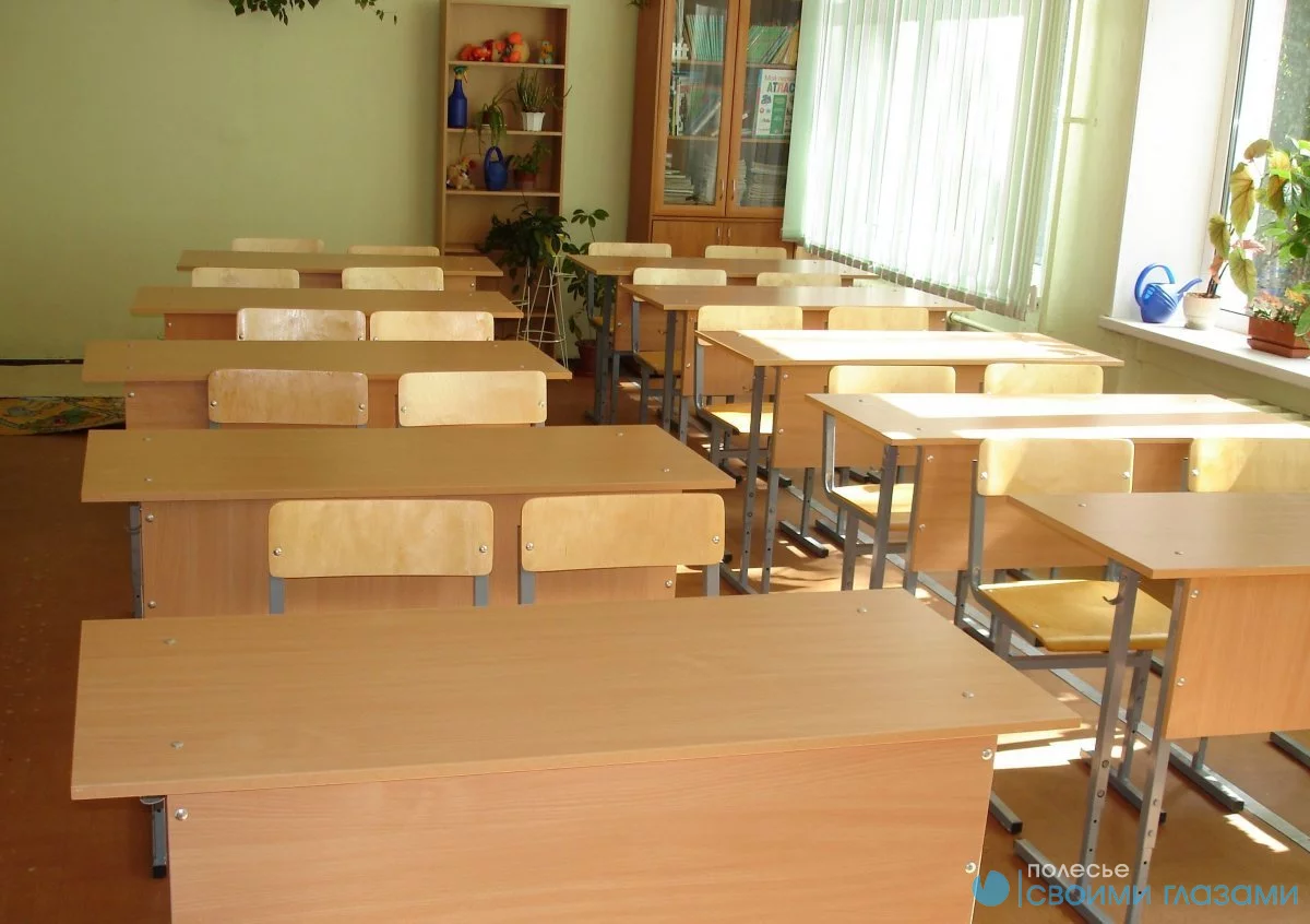 Школы Беларуси начинают прием документов в первые классы