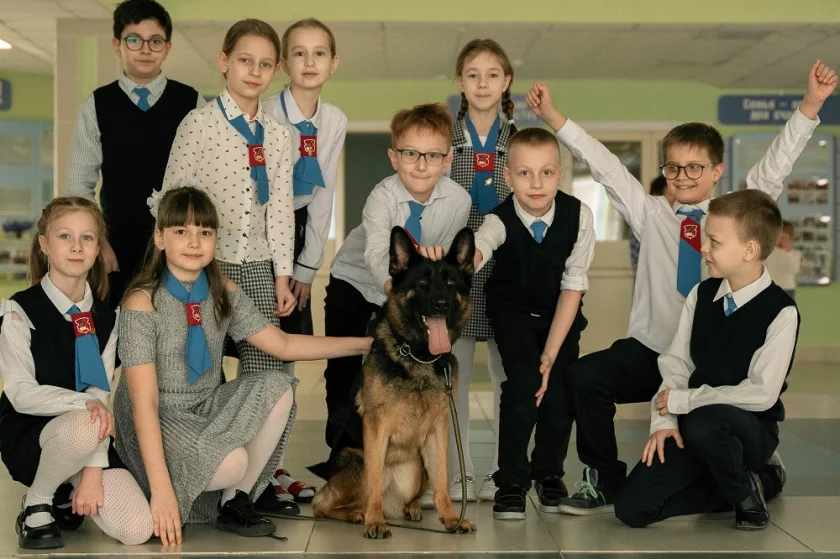 Учащиеся школы № 16 Мозыря встретились с кинологами