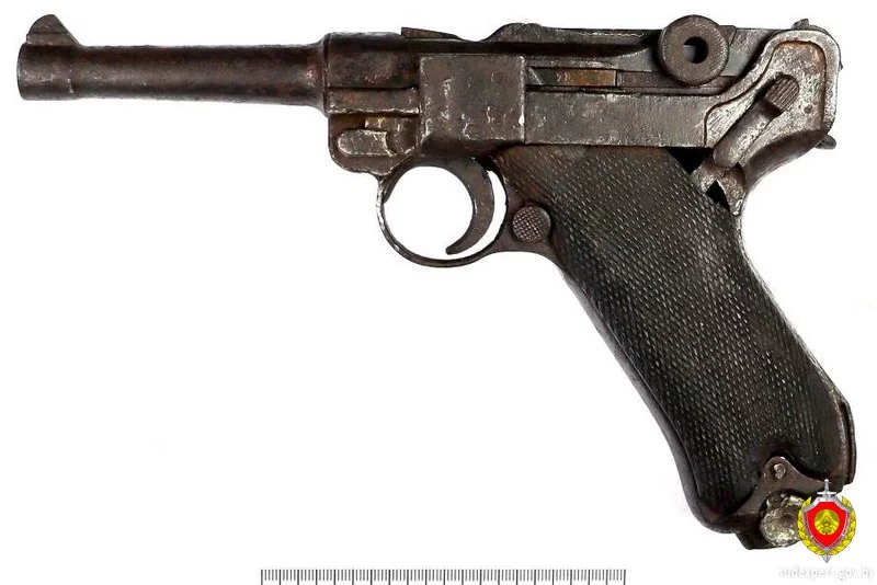 Мозырянин сдал в милицию пистолет Люгера 1940 года