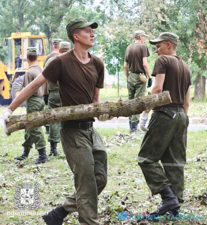 На Мозырщине военные помогают устранять последствия непогоды