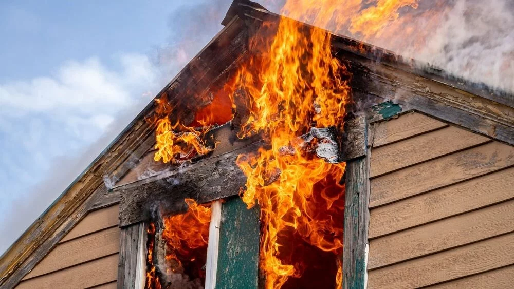 На пожаре в Калинковичском районе спасли мужчину