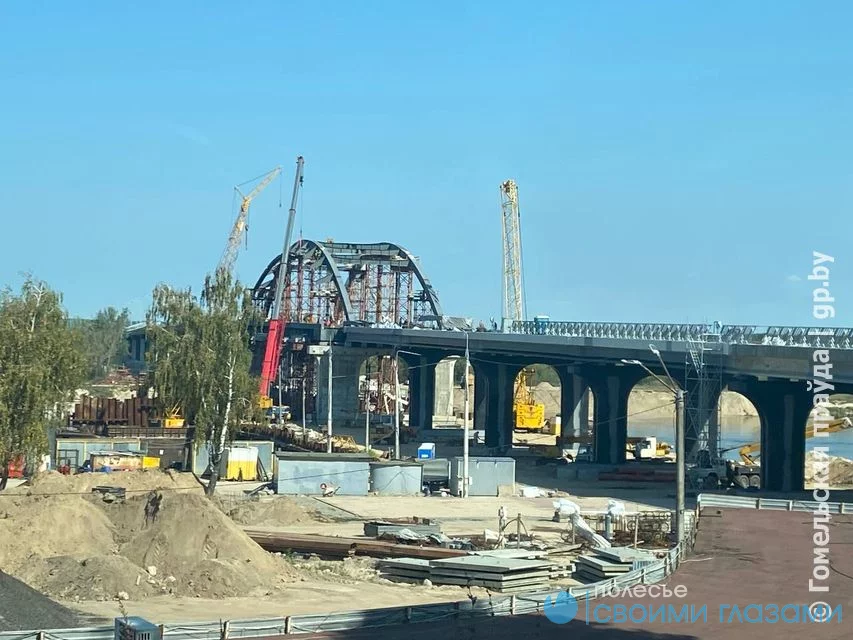 Завершается строительство автомобильного  моста через Припять