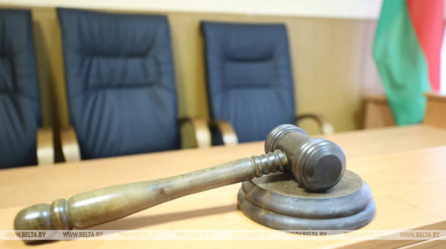 Учителя уволили в воскресенье