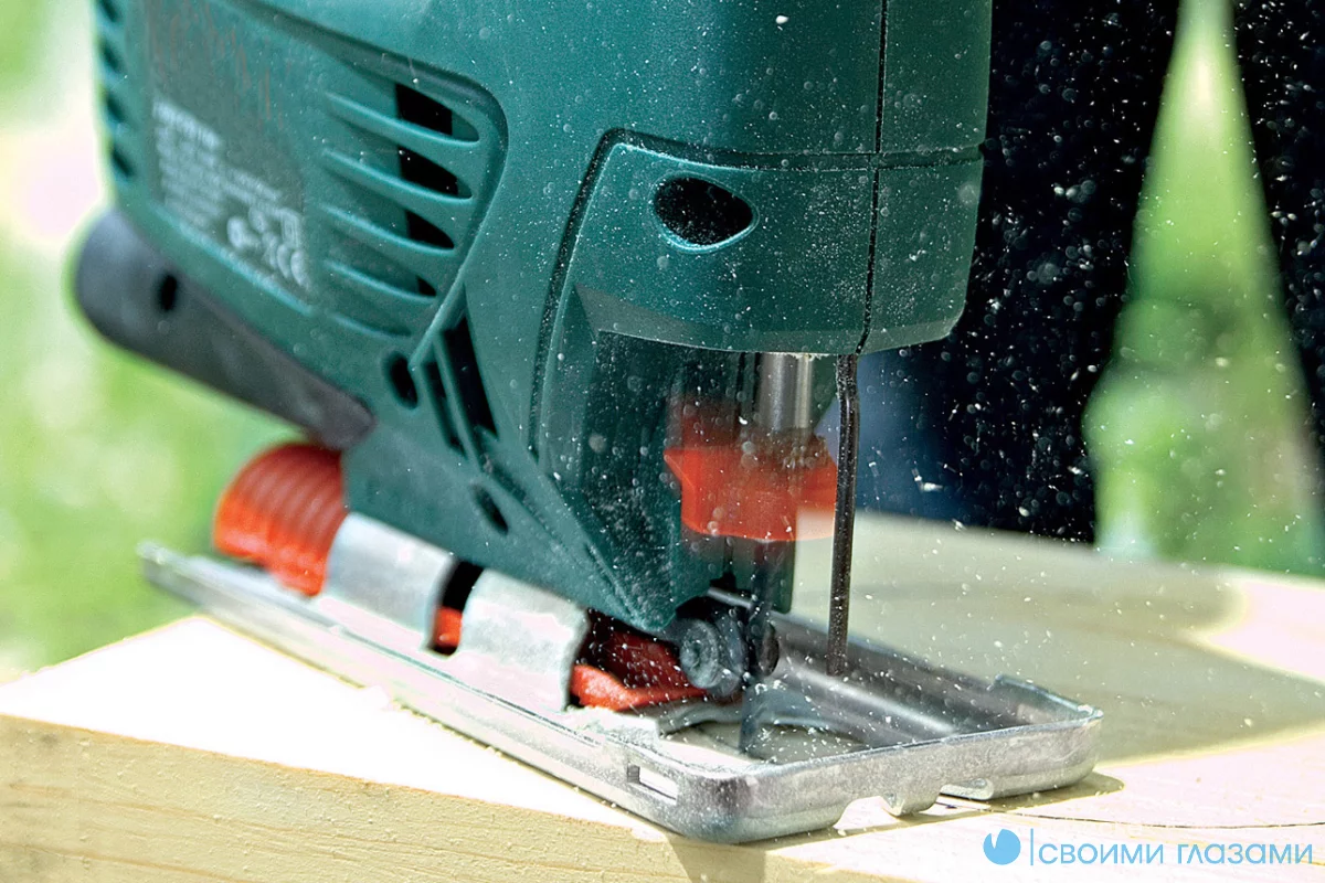 Житель Мозыря продал взятые напрокат электролобзик и шлифмашинку