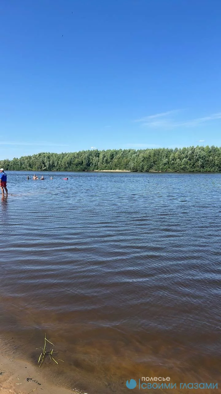 Работники ОСВОД спасли мальчика, который ушел под воду на пляже