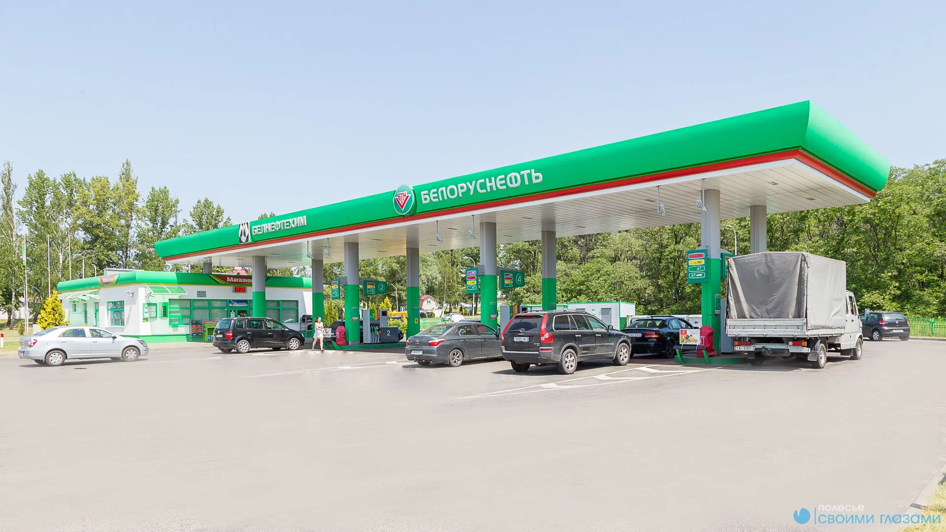 Сегодня в Беларуси на копейку подорожает топливо